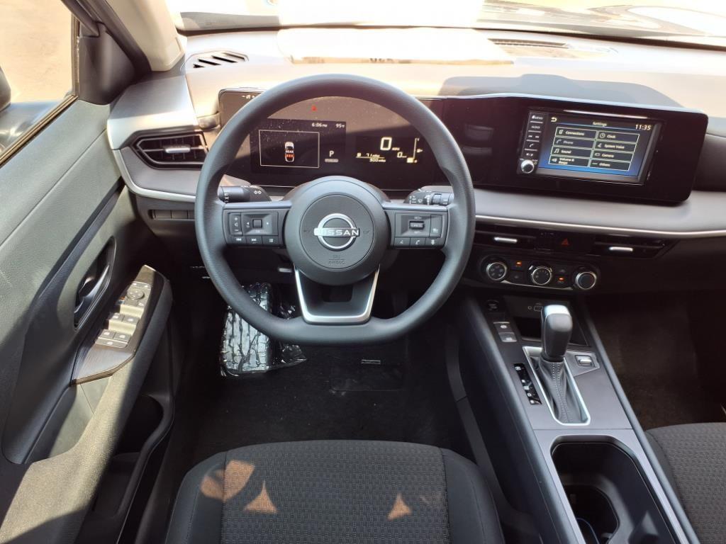 new 2025 Nissan Kicks car, priced at $24,528