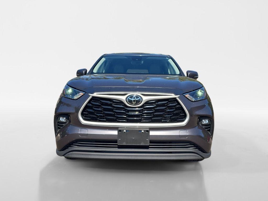used 2023 Toyota Highlander car, priced at $29,772