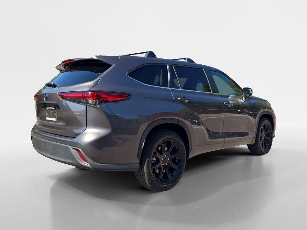 used 2023 Toyota Highlander car, priced at $29,772