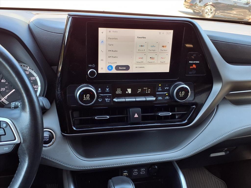 used 2023 Toyota Highlander car, priced at $29,772