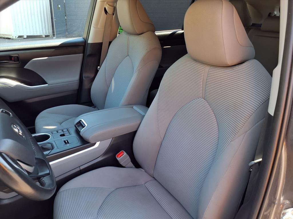 used 2023 Toyota Highlander car, priced at $29,772