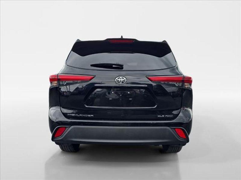 used 2022 Toyota Highlander car, priced at $35,442