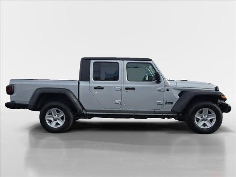 used 2023 Jeep Gladiator car, priced at $32,553