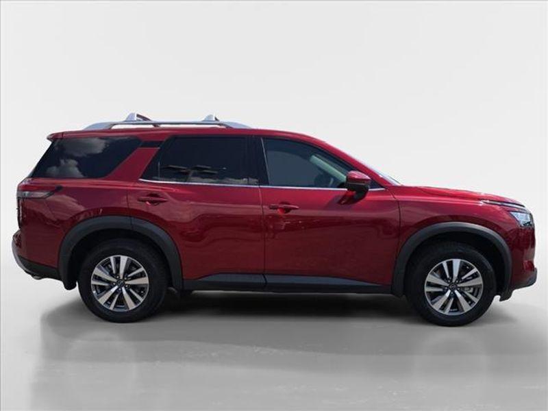 new 2024 Nissan Pathfinder car, priced at $40,247