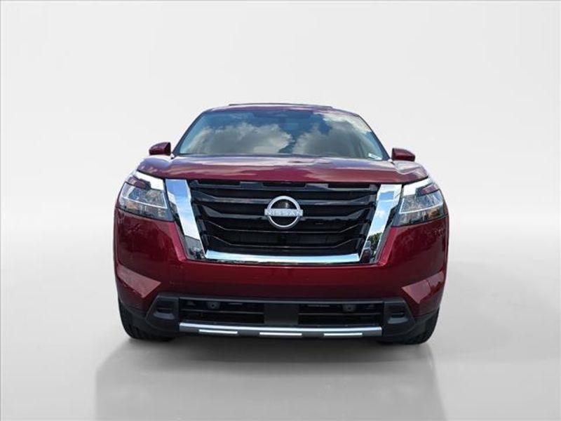 new 2024 Nissan Pathfinder car, priced at $40,247