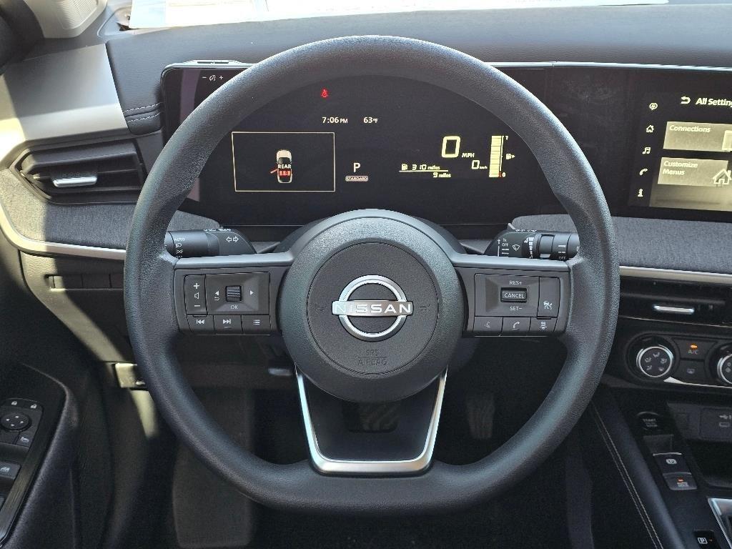 new 2025 Nissan Kicks car, priced at $26,401