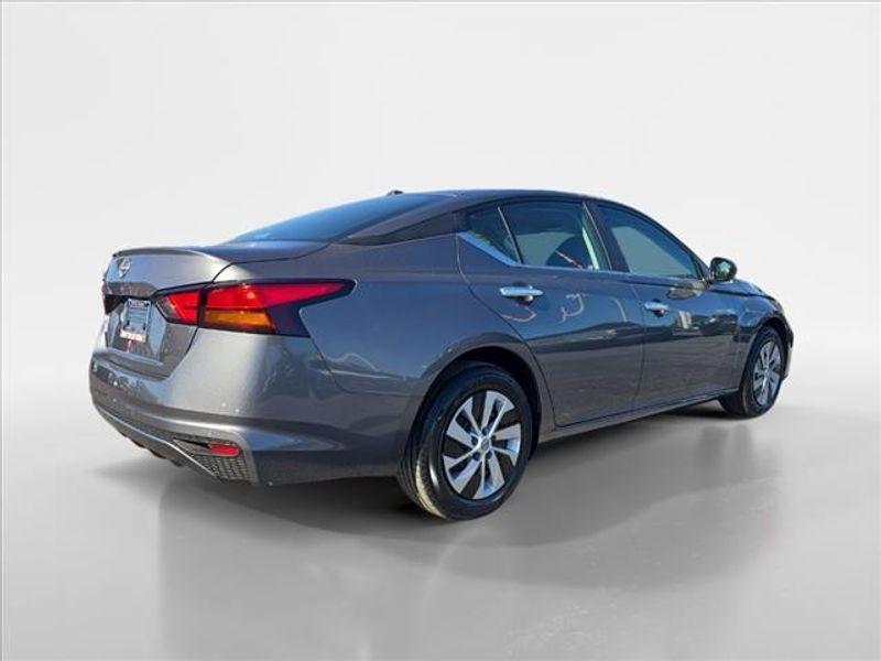 new 2025 Nissan Altima car, priced at $25,577