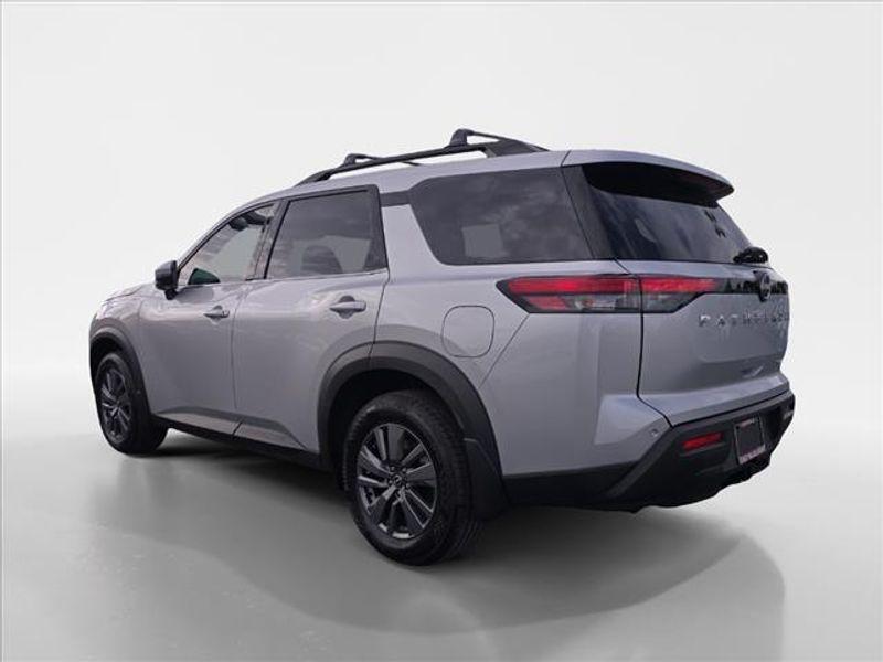 new 2024 Nissan Pathfinder car, priced at $40,925