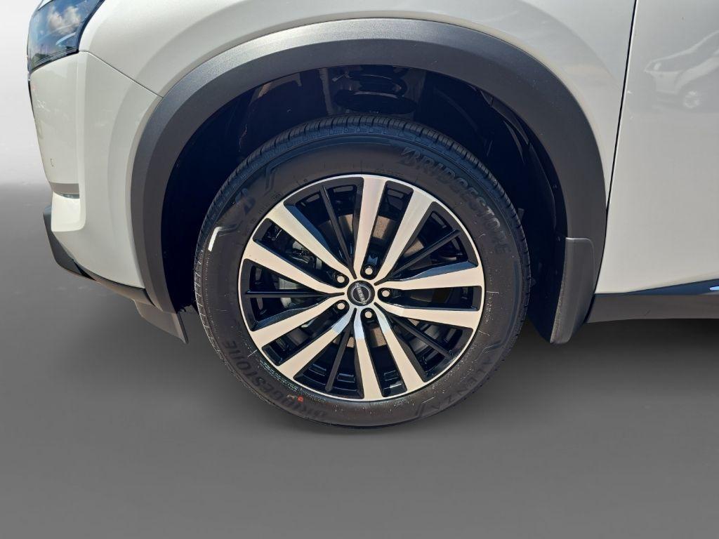 new 2025 Nissan Pathfinder car, priced at $50,492