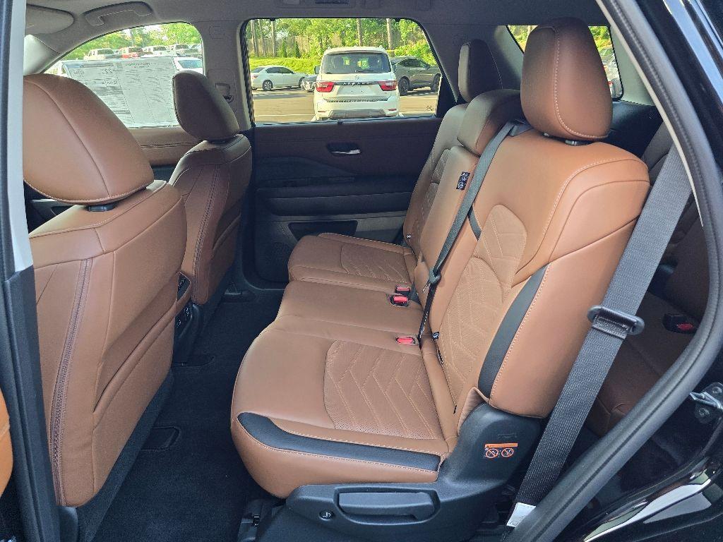new 2025 Nissan Pathfinder car, priced at $49,723