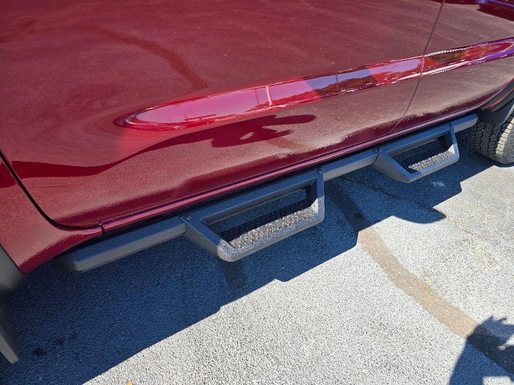 new 2025 Nissan Frontier car, priced at $44,381