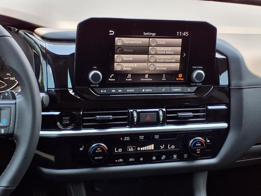 new 2025 Nissan Pathfinder car, priced at $40,278