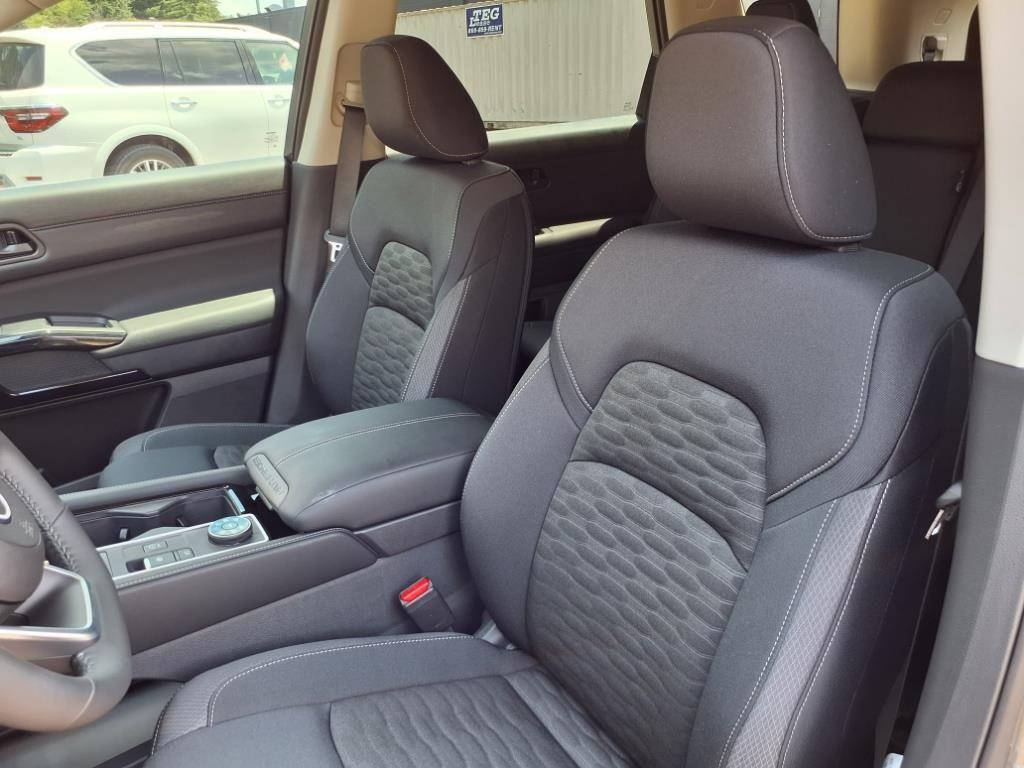 new 2025 Nissan Pathfinder car, priced at $40,278