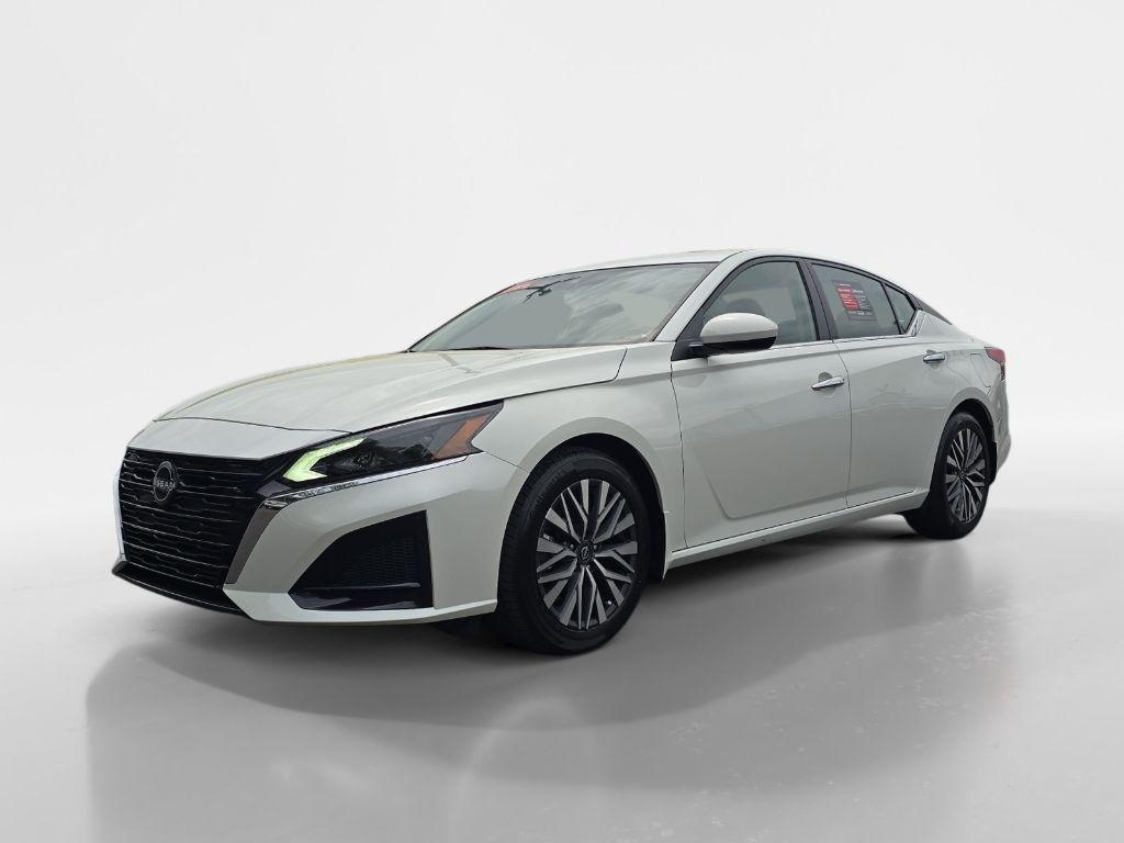 used 2023 Nissan Altima car, priced at $28,772