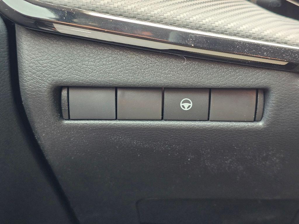 new 2025 Nissan Kicks car, priced at $29,352