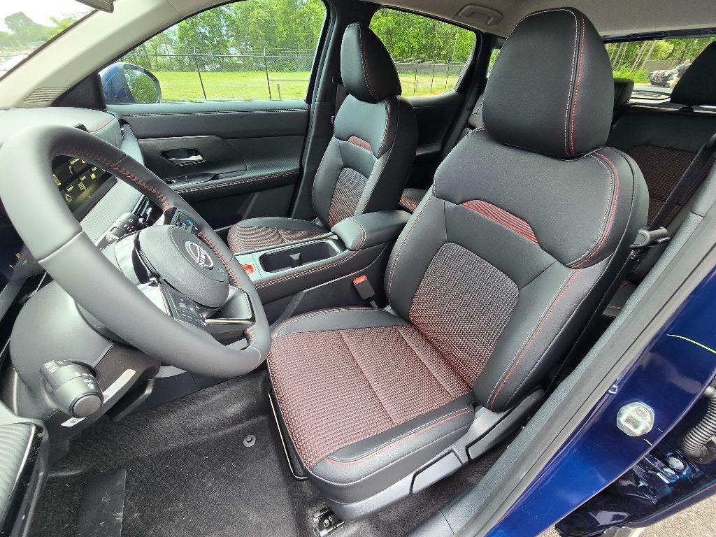 new 2025 Nissan Kicks car, priced at $29,352