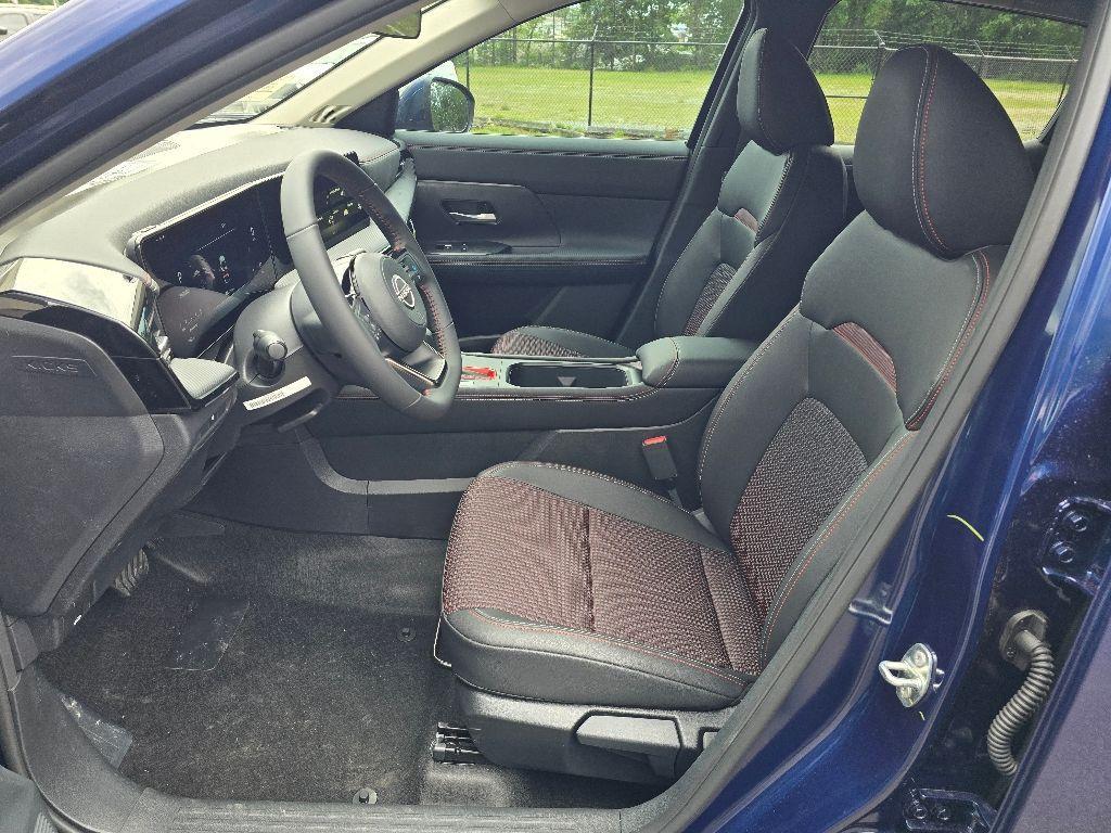 new 2025 Nissan Kicks car, priced at $29,352