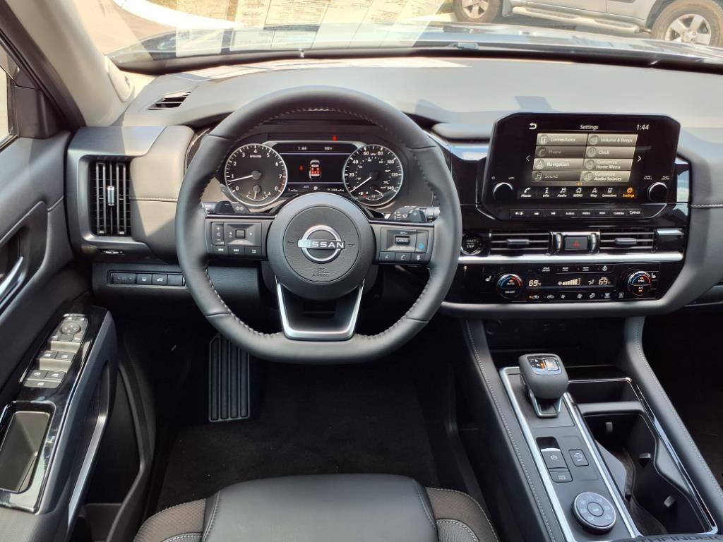 new 2025 Nissan Pathfinder car, priced at $46,292