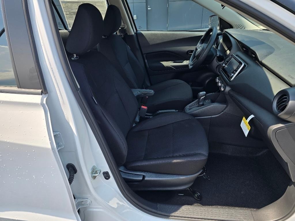 new 2025 Nissan Kicks Play car, priced at $22,434
