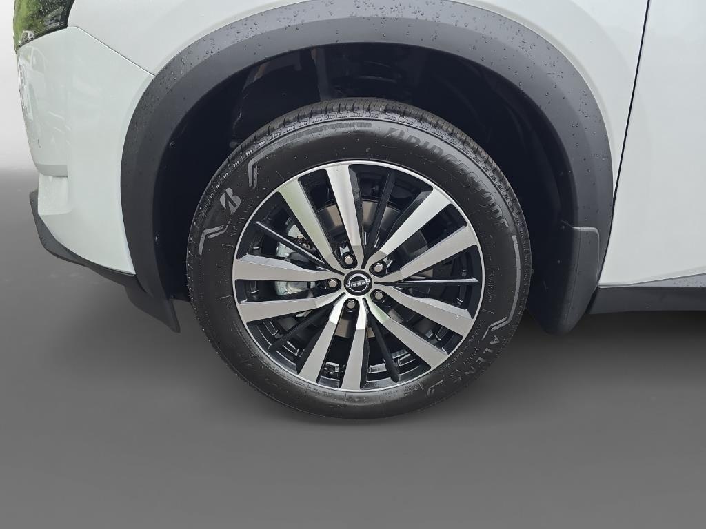 new 2025 Nissan Pathfinder car, priced at $50,565