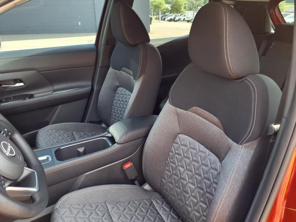 new 2025 Nissan Kicks car, priced at $23,031