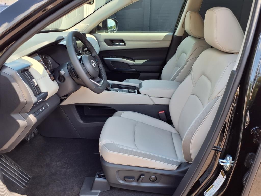 new 2025 Nissan Pathfinder car, priced at $45,943