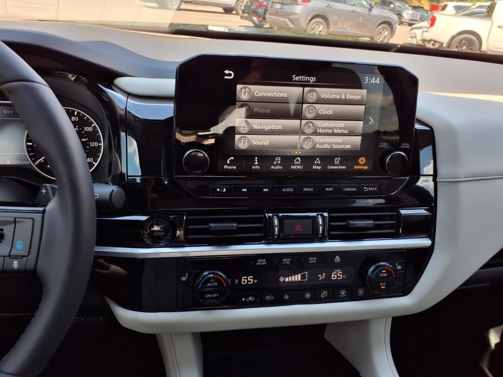 new 2025 Nissan Pathfinder car, priced at $45,943
