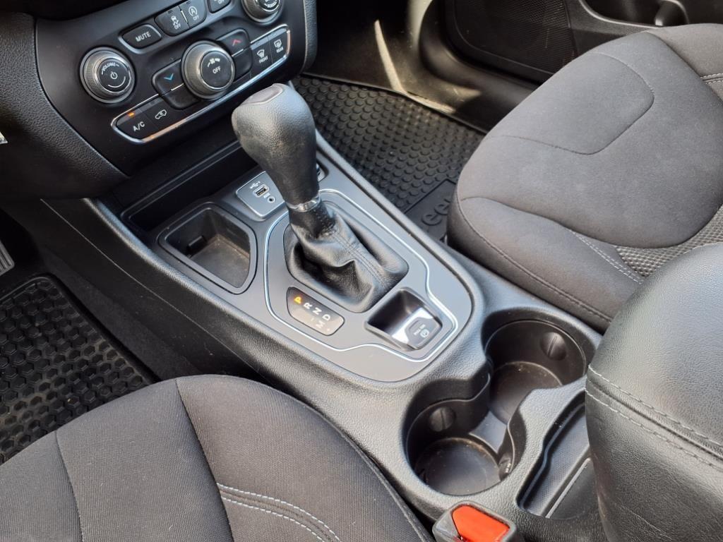 used 2020 Jeep Cherokee car, priced at $15,776
