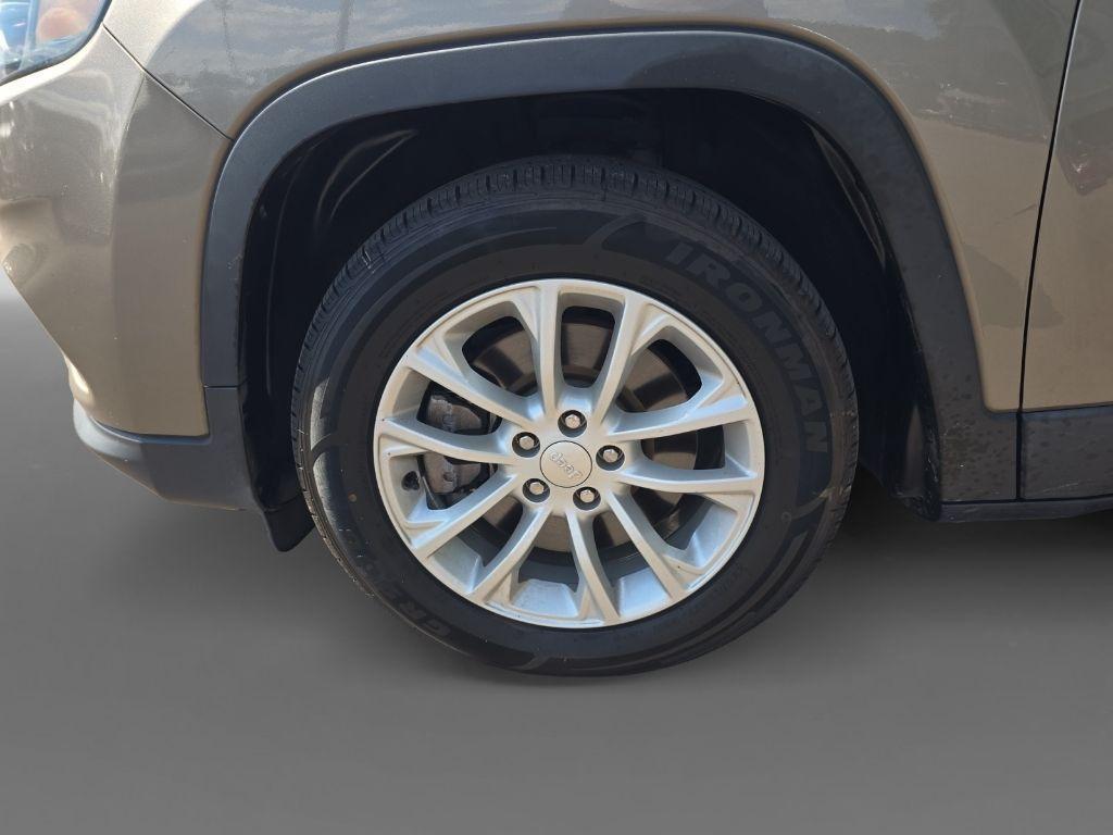 used 2020 Jeep Cherokee car, priced at $15,776