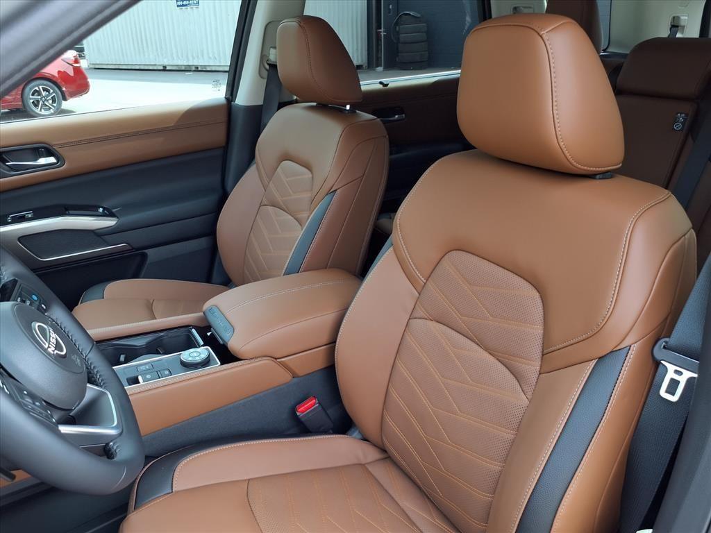 new 2025 Nissan Pathfinder car, priced at $46,550