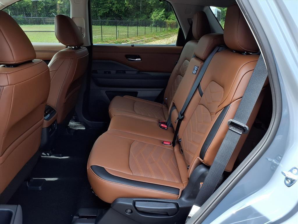 new 2025 Nissan Pathfinder car, priced at $46,550