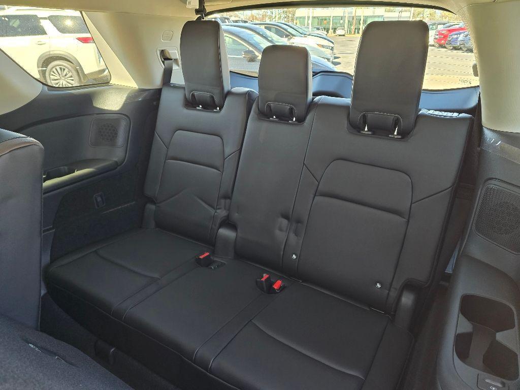 new 2025 Nissan Pathfinder car, priced at $49,498