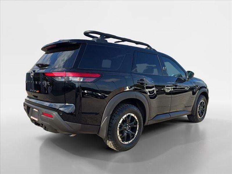 new 2024 Nissan Pathfinder car, priced at $40,375