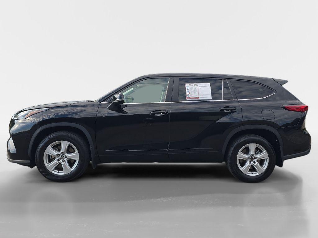 used 2023 Toyota Highlander car, priced at $30,887