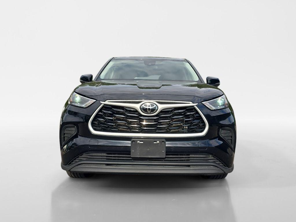 used 2023 Toyota Highlander car, priced at $30,887