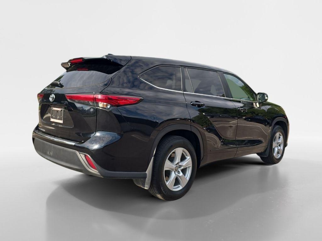 used 2023 Toyota Highlander car, priced at $30,887