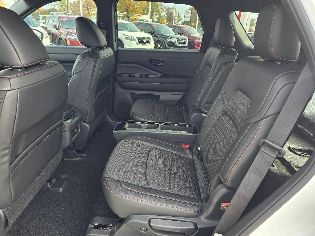 new 2025 Nissan Pathfinder car, priced at $43,338