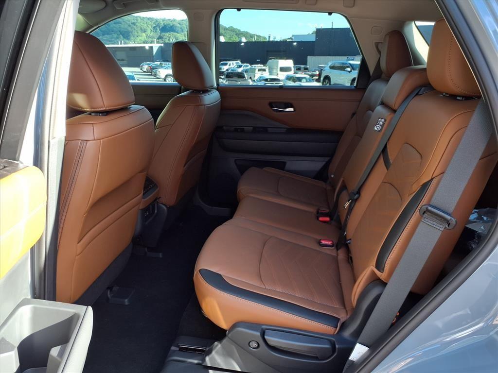 new 2025 Nissan Pathfinder car, priced at $48,420