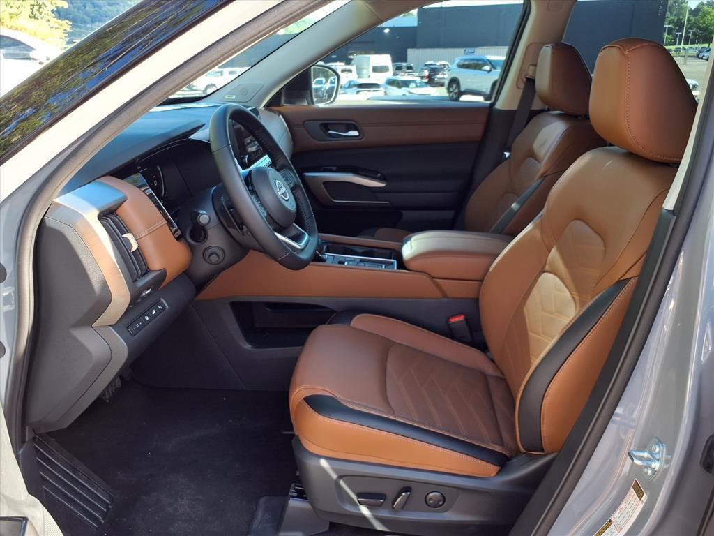 new 2025 Nissan Pathfinder car, priced at $48,420