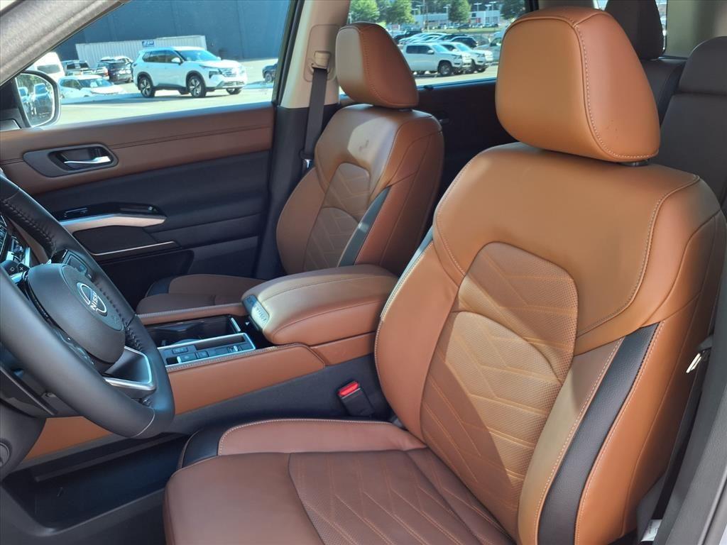 new 2025 Nissan Pathfinder car, priced at $48,420