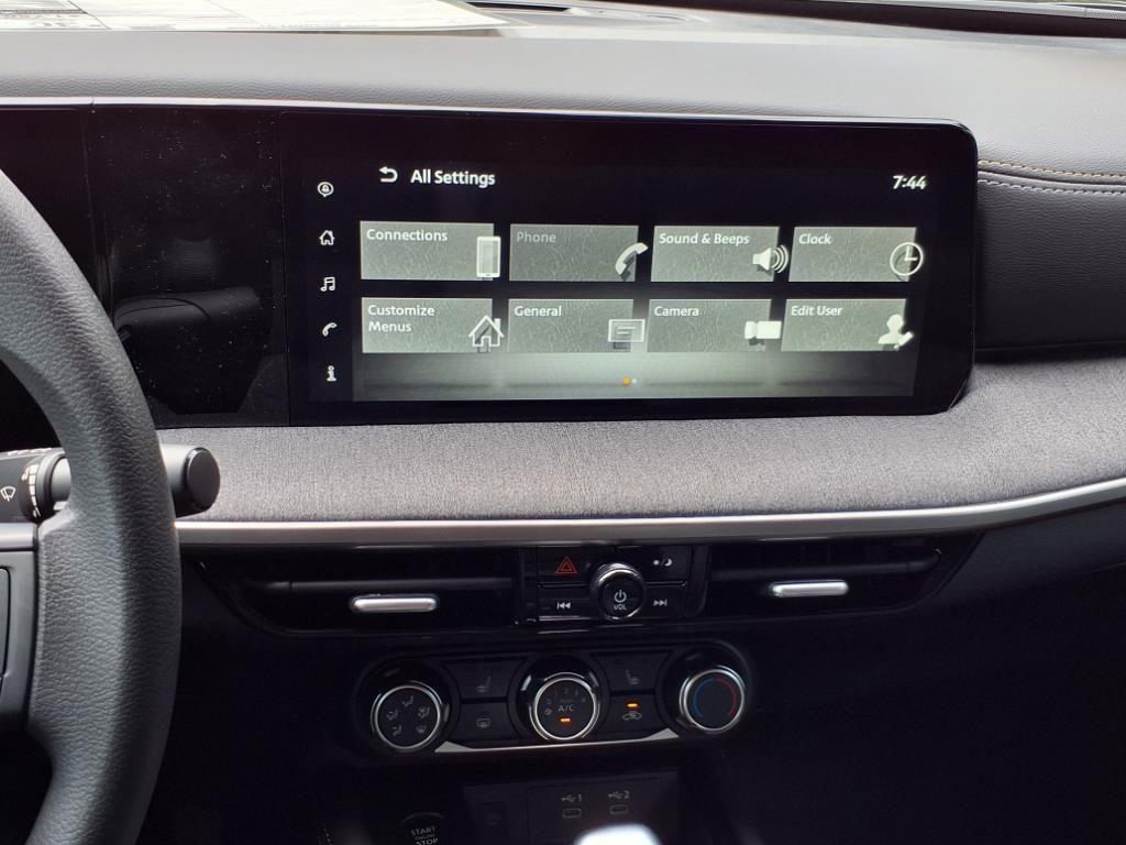 new 2025 Nissan Kicks car, priced at $27,255