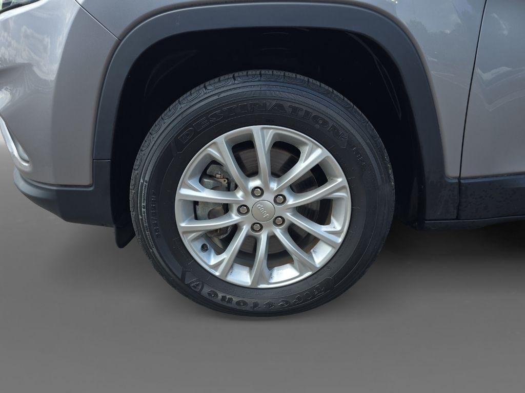 used 2020 Jeep Cherokee car, priced at $20,774