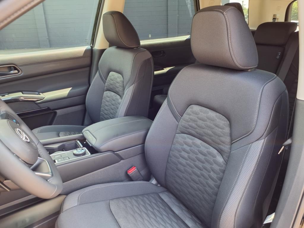 new 2025 Nissan Pathfinder car, priced at $40,684