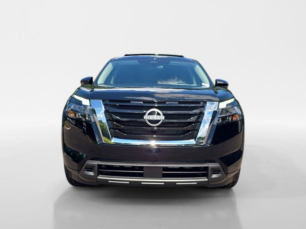 new 2025 Nissan Pathfinder car, priced at $40,684