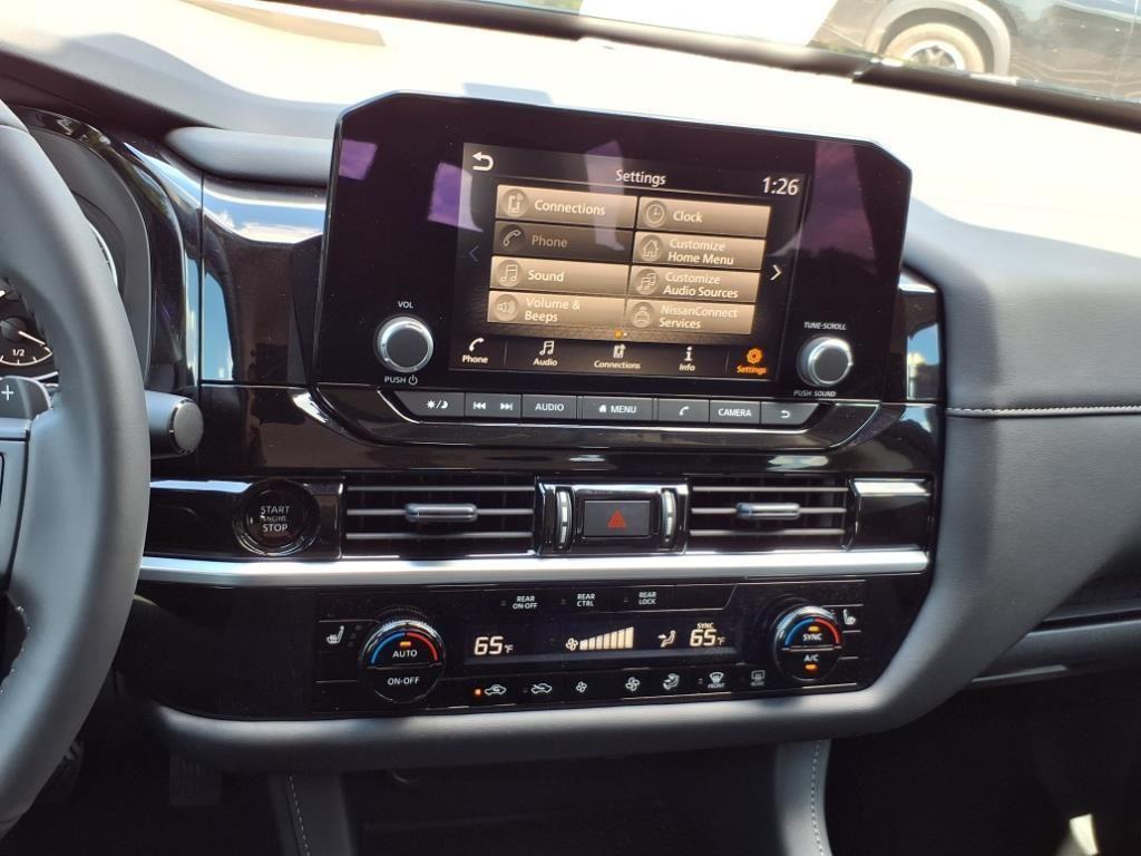 new 2025 Nissan Pathfinder car, priced at $40,684