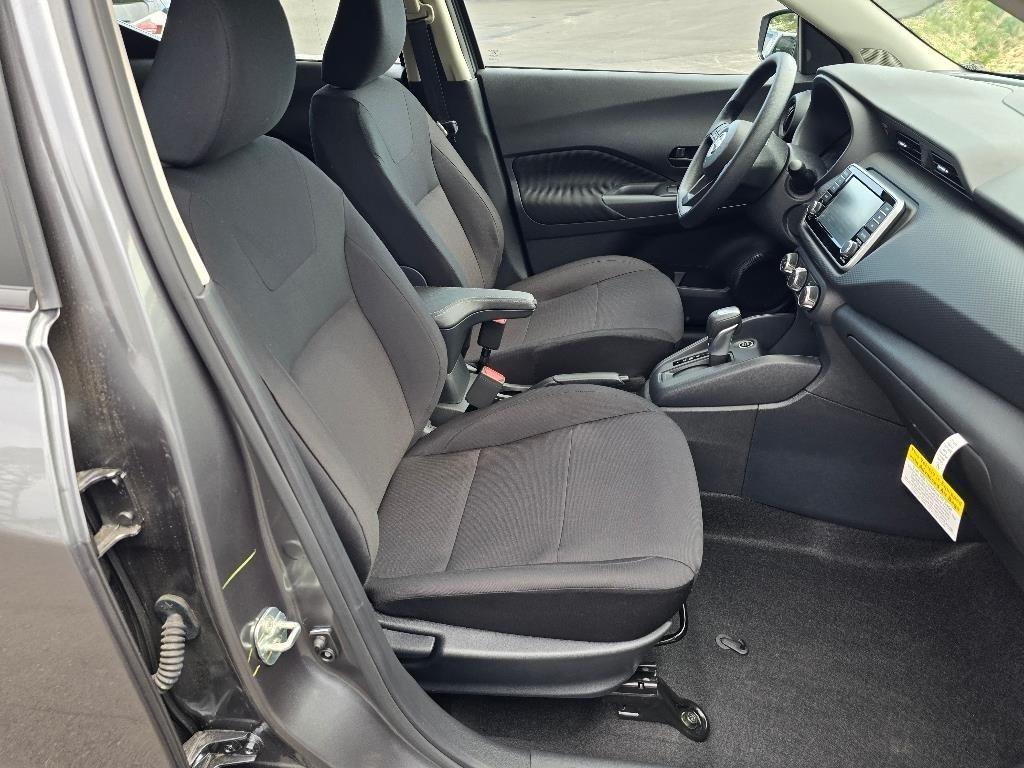 new 2025 Nissan Kicks Play car, priced at $22,434