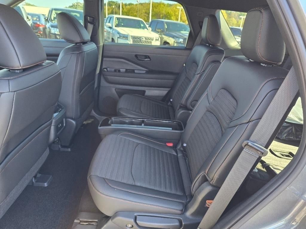 new 2025 Nissan Pathfinder car, priced at $43,260