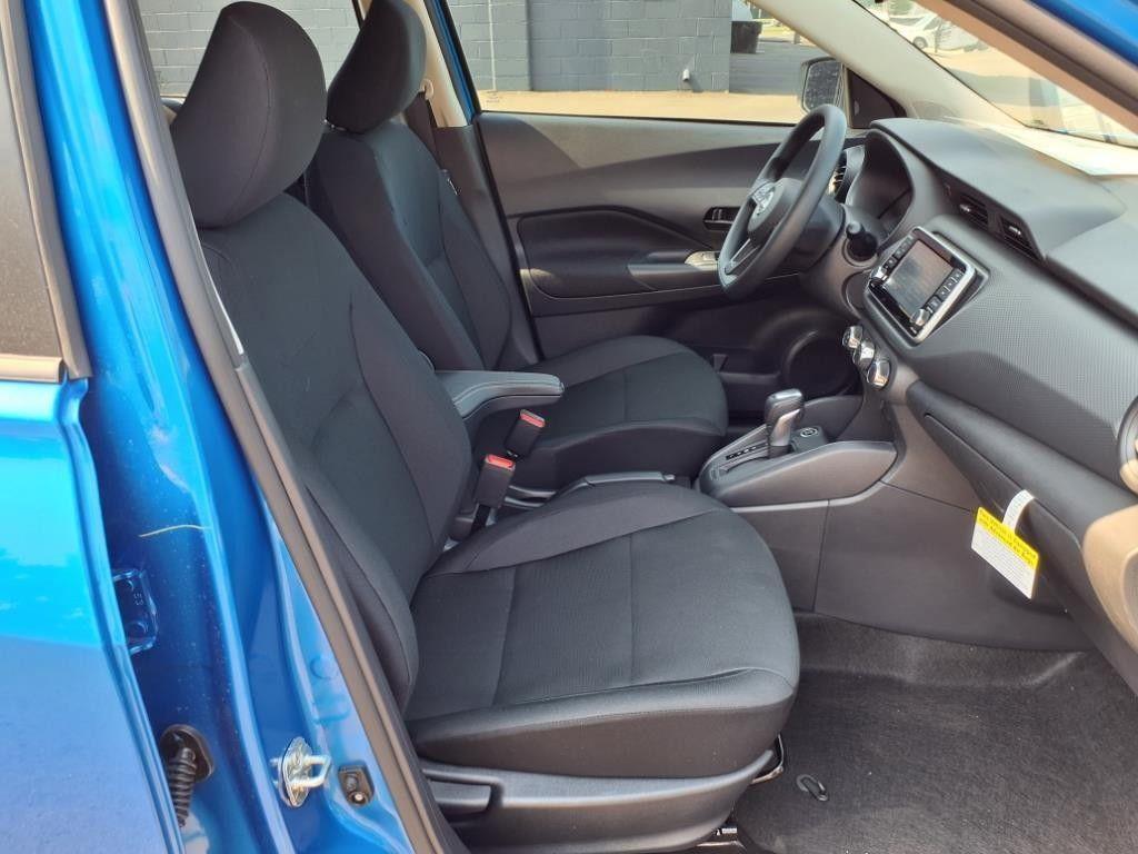 new 2025 Nissan Kicks Play car, priced at $22,434