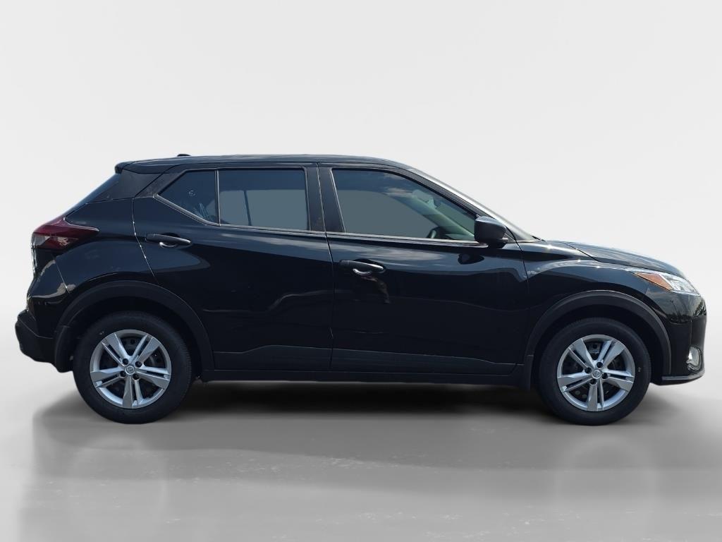 new 2025 Nissan Kicks Play car, priced at $22,434