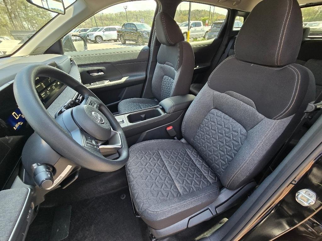 new 2025 Nissan Kicks car, priced at $29,312